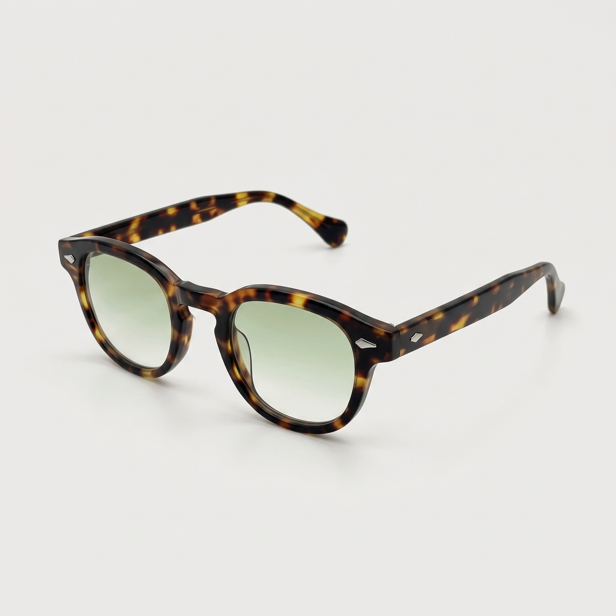 K6 Lumen sunglasses in Tortoise / Green Gradient, three-quarter view