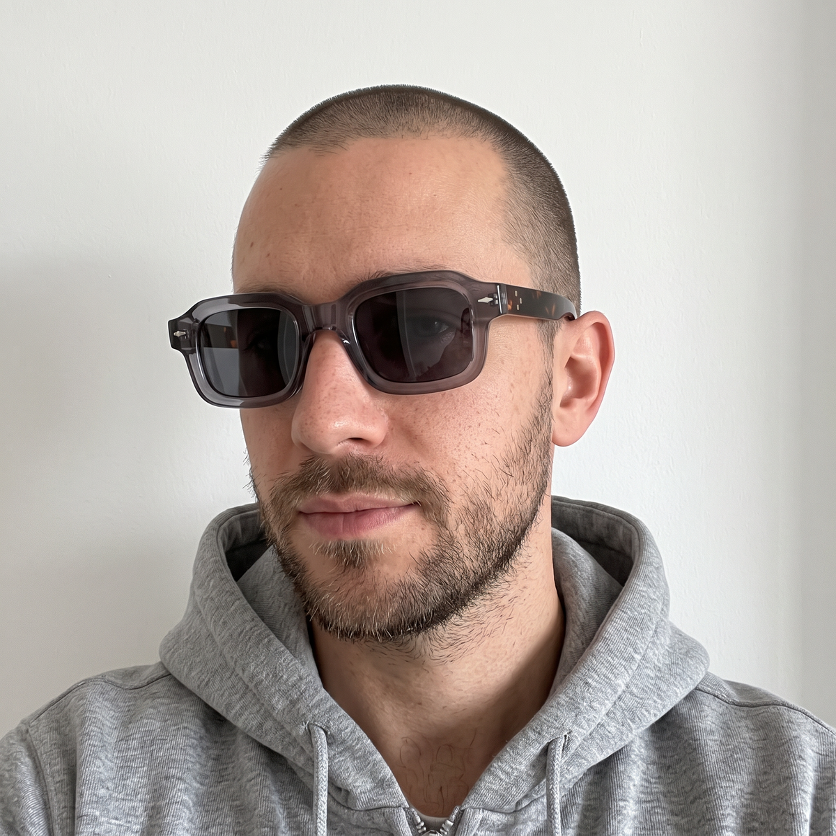 K4 Halden sunglasses in Smoke / Tortoise, worn by a man
